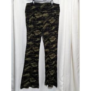 No Boundaries Women's Camouflage Flare Pants Size XXXL/3XG
